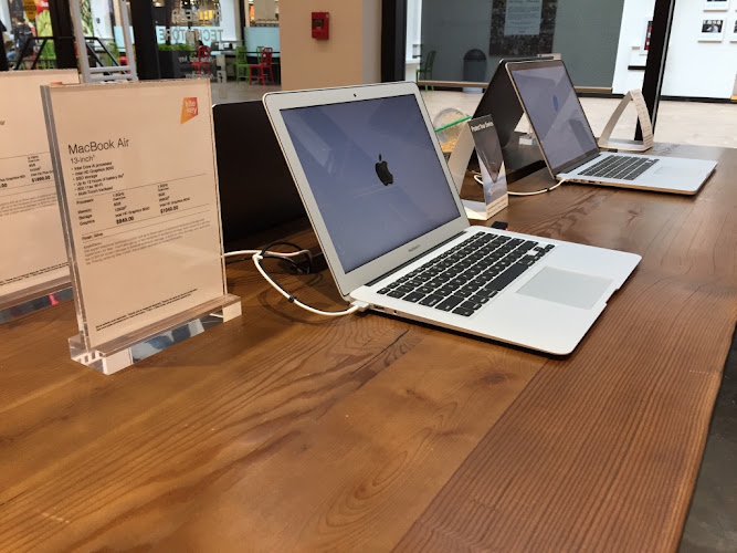kite+key, Rutgers Tech Store