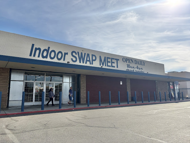 Valley Indoor Swap Meet - Pomona