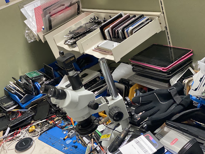 GothTech: Expert Repair Services for Phones and iPads.