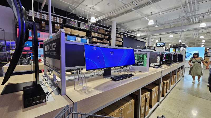 Micro Center