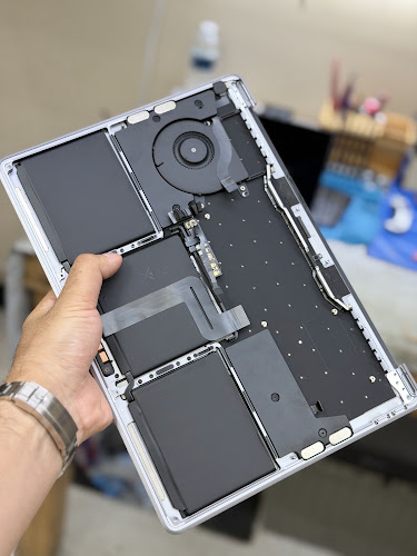 Repair Zone Cellphone Tablet Computer & laptop Gaming Consoles Repair Buy Sell Trade