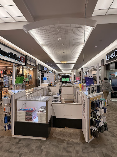 QIK REPAIR SHOP: In side the Gallatin Crossing Mall