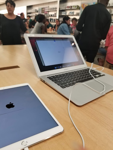 Apple The Galleria