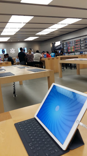 Apple Friendly Center