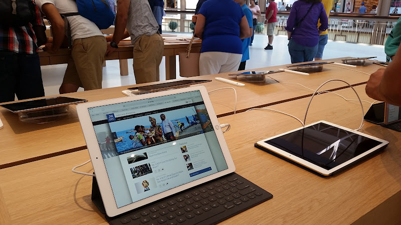 Apple Danbury Fair Mall