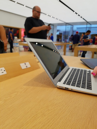 Apple Chandler Fashion Center