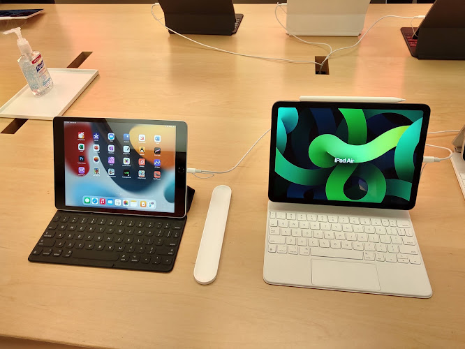 Apple First Colony Mall