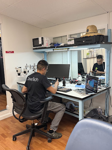 YeaMac - Apple Repair & Sales - The Place to Make Your iPhone, iPad and Mac Happy! * Located at 14519 Big Basin Way Ste.B*