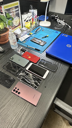 Innova Phone and Tech LLC - Reparación de celulares - Cellphone repair & sales - Computer PlayStation iPad Tablet repair