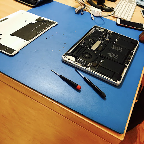 Mike's Tech Shop - Apple Premier Partner
