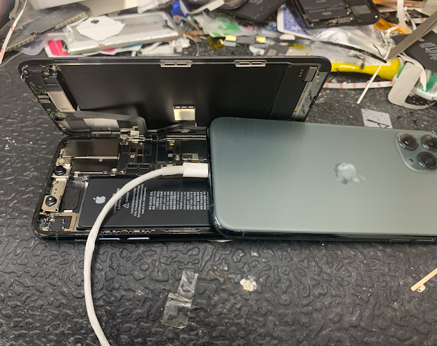iPhone Repair Garland | Phone Repair Near Me, Samsung, iPad, PS5 Repair | Wireless Place | Reparación de Teléfonos