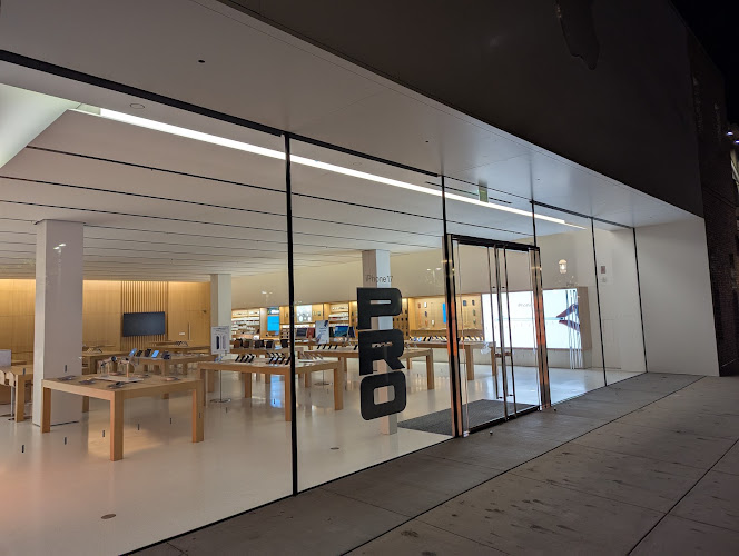 Apple Birkdale Village