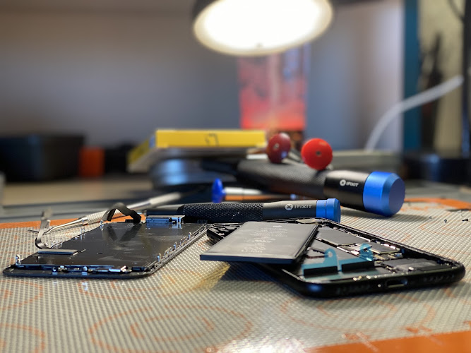 Express Mobile Repair (Phones - Computers - Tablets & More)