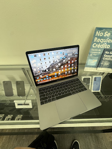 Apple Berry Phone Repair Store / Simple Mobile Retailer