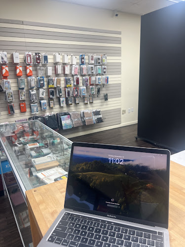 TECH SAVVY ATL [ PS5 XBOX Macbook Phone Repairs]